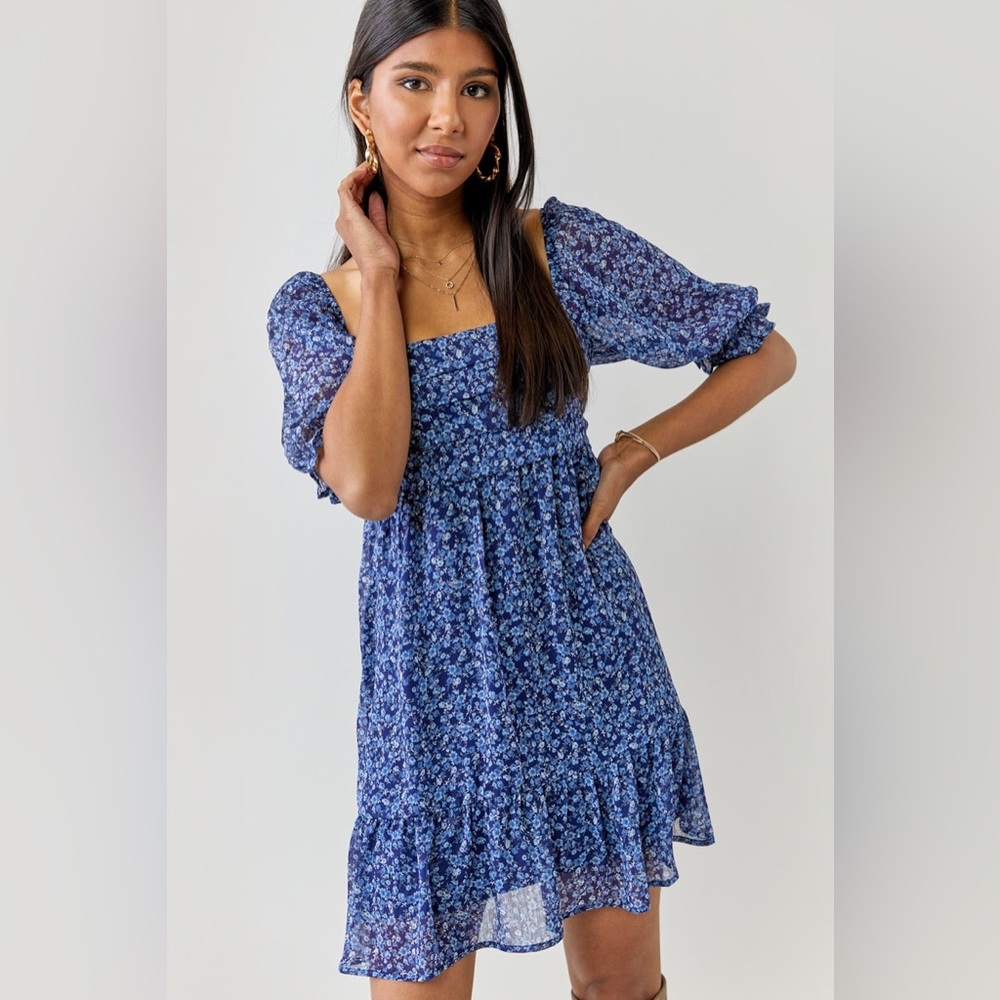 Francesca’s CORIE FLORAL SWING MINI DRESS Size M